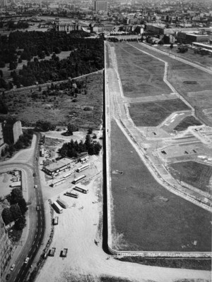 4_ghosts_east_of_tiergarten