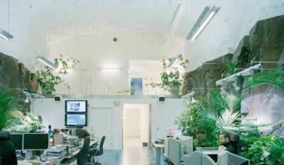 bahnhof-swedish-Office-with-natural-stone-and-vegetation-582x340
