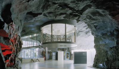 bahnhof-swedish-office-view-of-floating-conference-room-582x340